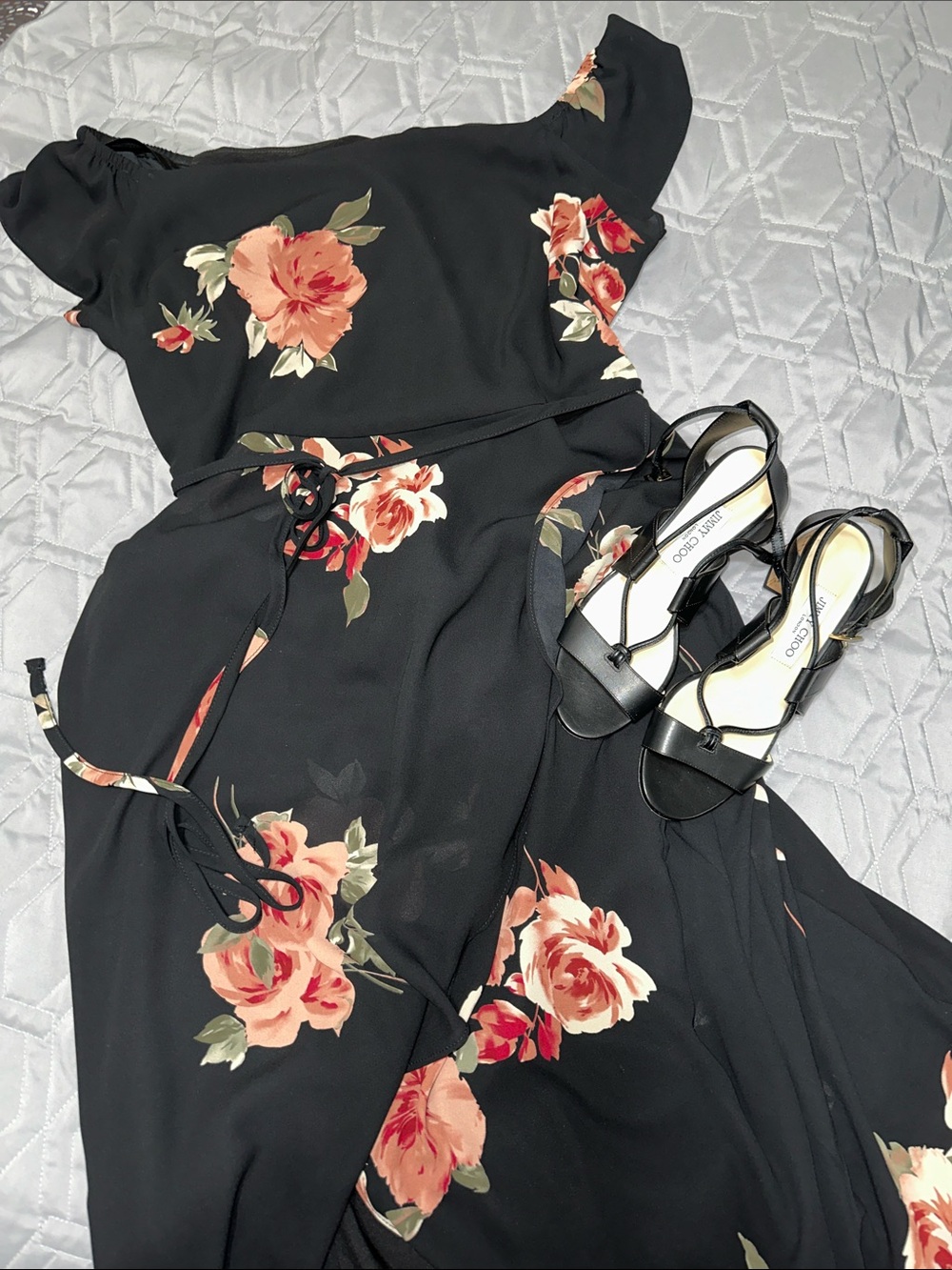 Sz L⭐️New Le Chateau Luxury Line Black Floral Faux Wrap  Dress PTP 20 - Picture 11 of 13